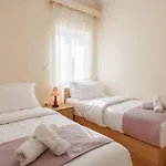 The Lucky 12 Apartment